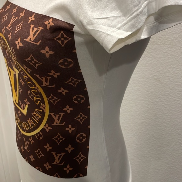 White cap sleeve tee with LV logo. No care tags. Feels like rayon/cotton blend. - Picture 3 of 11